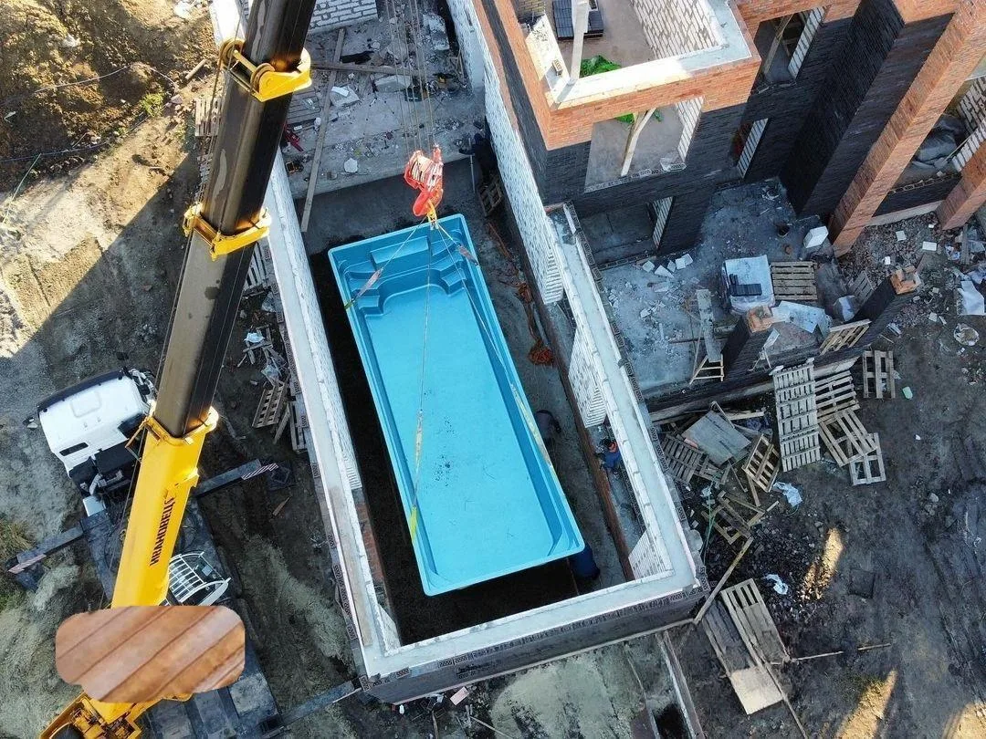 Laguna 9 — зона отдыха у бассейна в Сосновом Боре